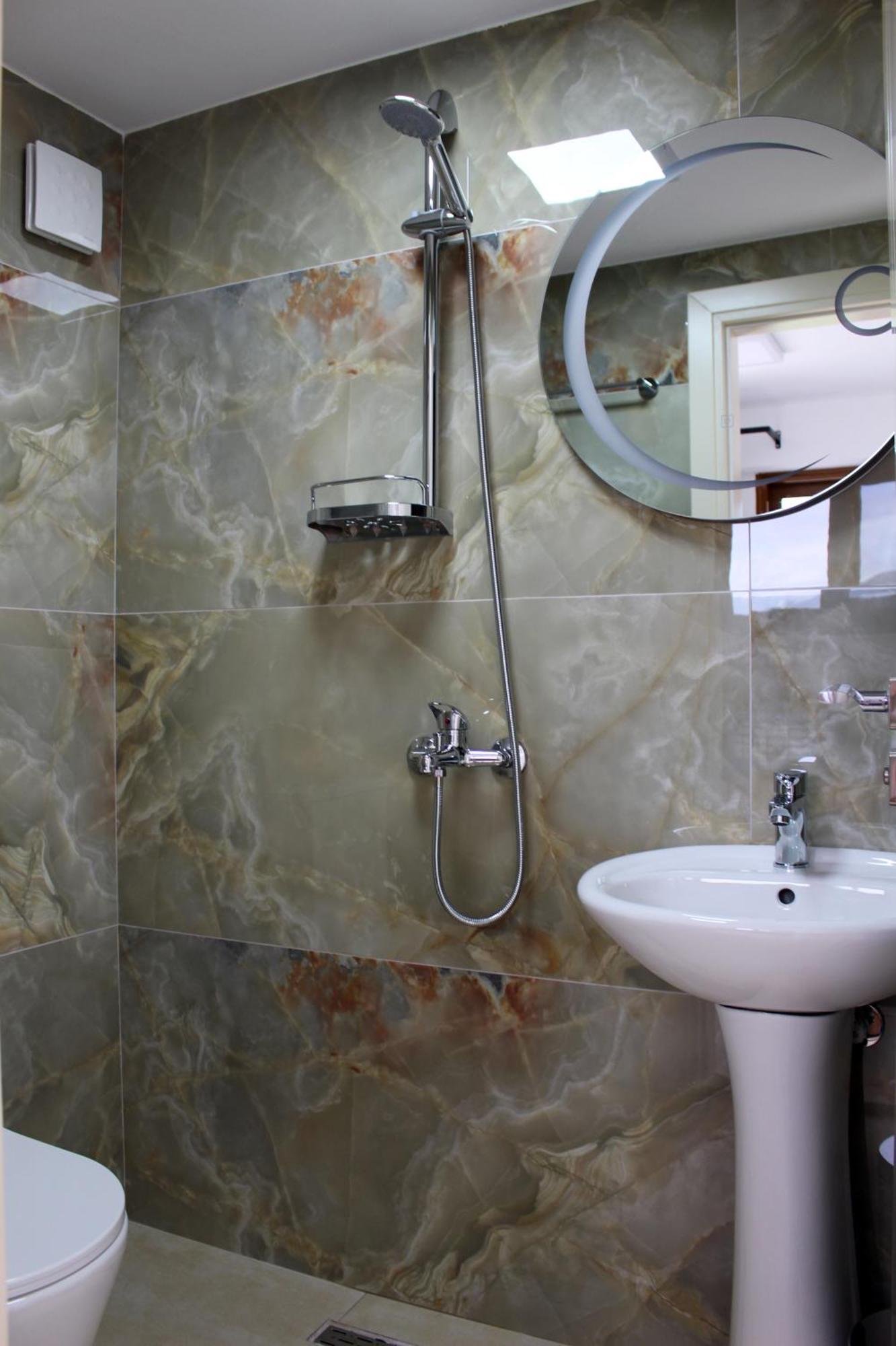 Guest House Amades Gjirokastër Dış mekan fotoğraf